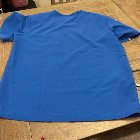 Figs Men's scrub top - Picture 8 of 8